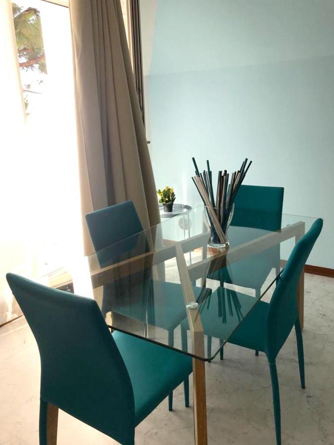 Charming In 47 Sqm With Balcony Parking Appartamento Desenzano del Garda
